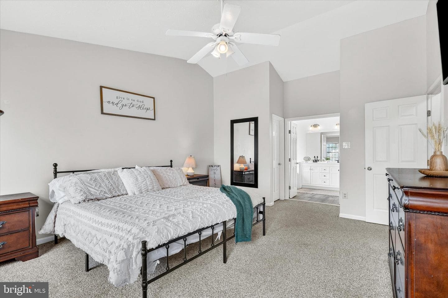 5348 Saint James Place photo 25