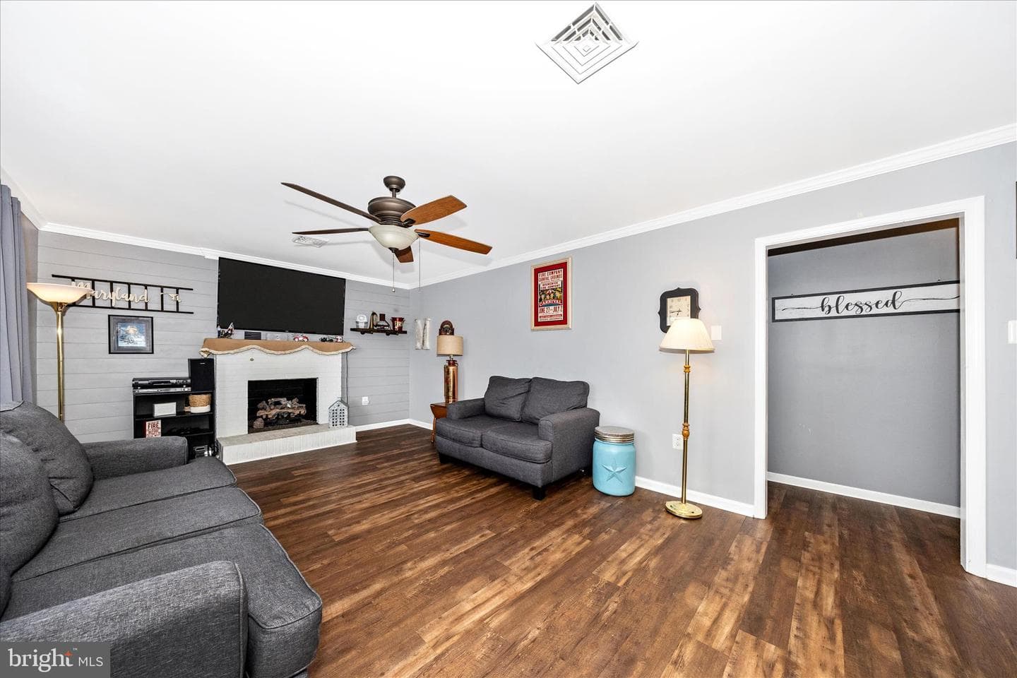 814 2nd Avenue photo 3