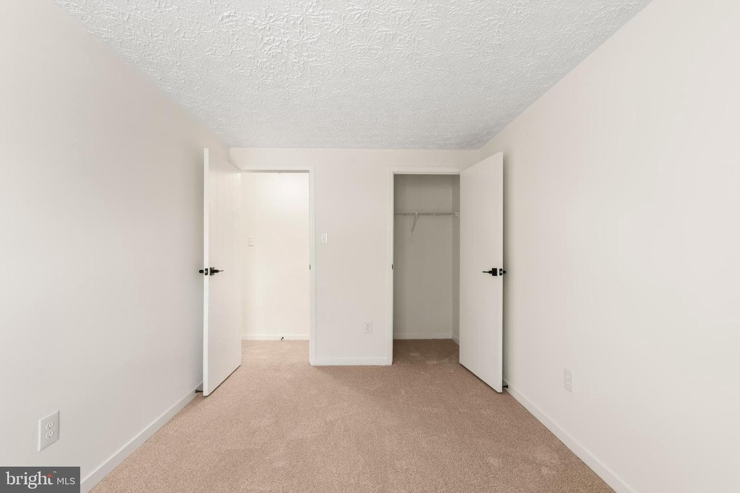 100 Albany Avenue E photo 28