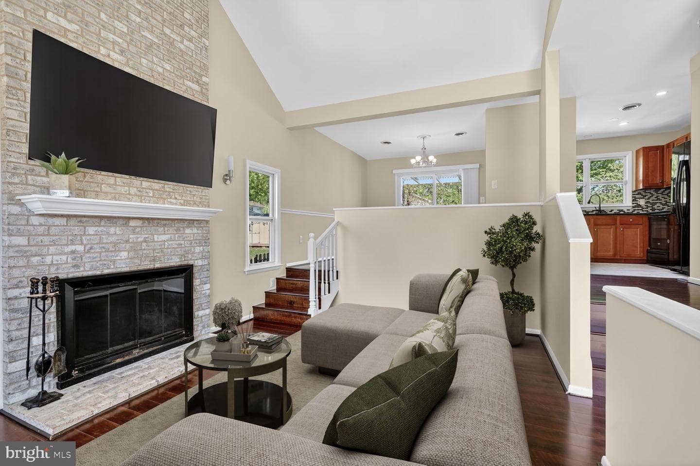 181 Poinsett Lane photo 4