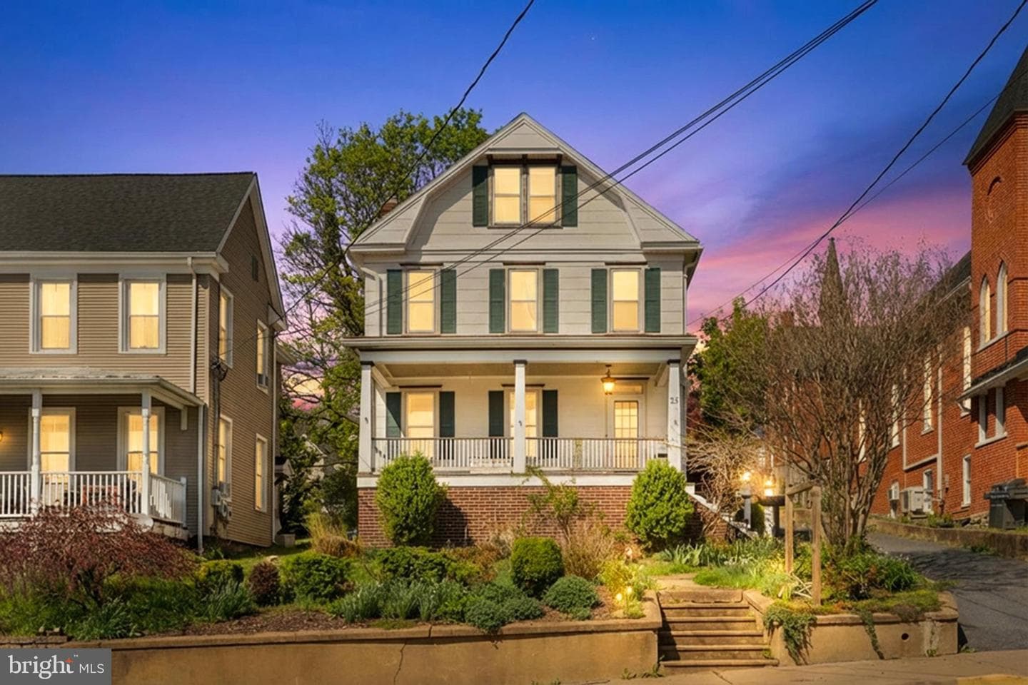 25 E A Street E photo 39