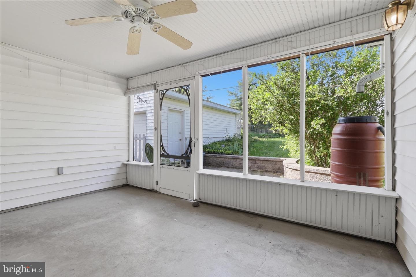 294 Pinoak Drive photo 2