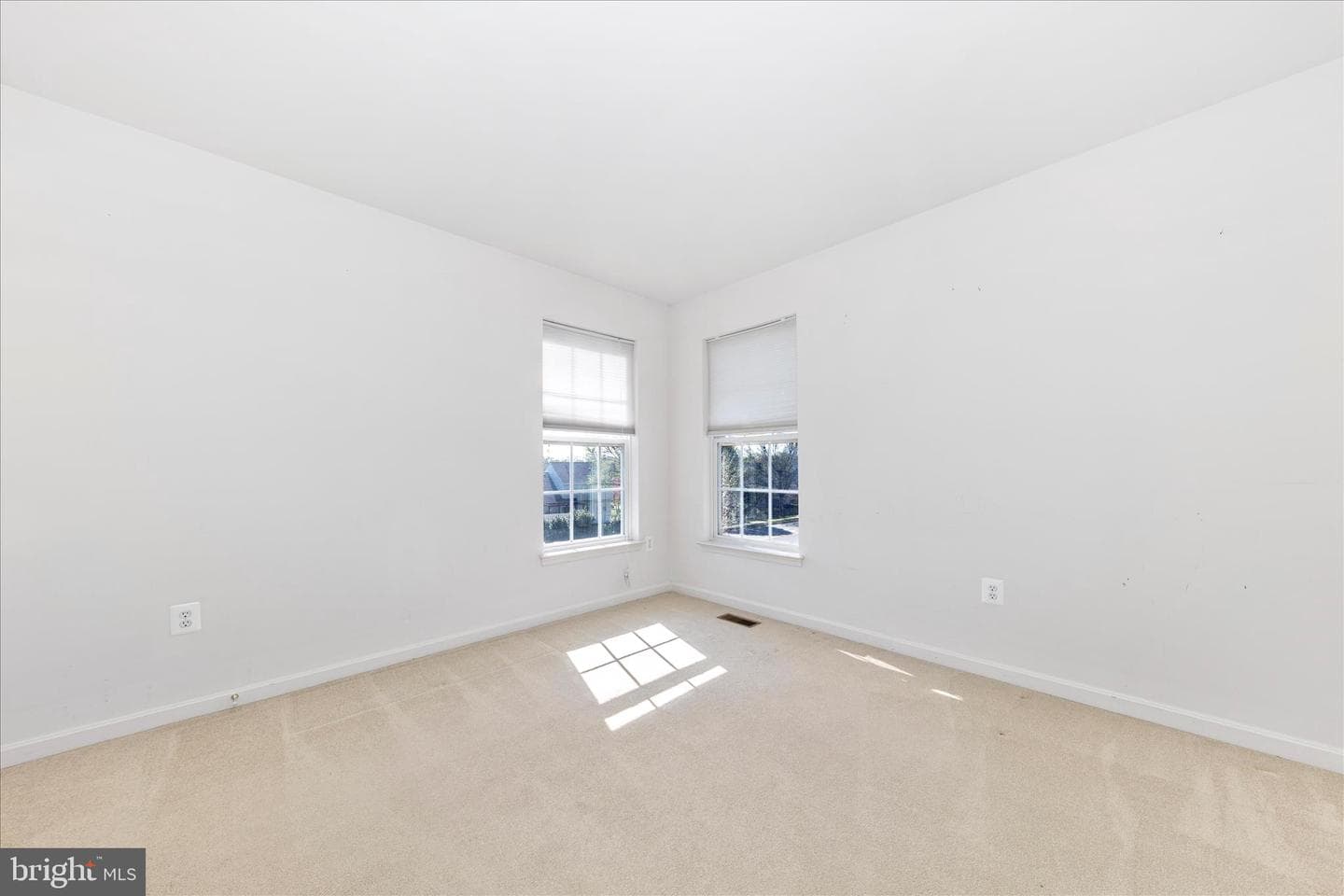 100 Sunlight Drive photo 63