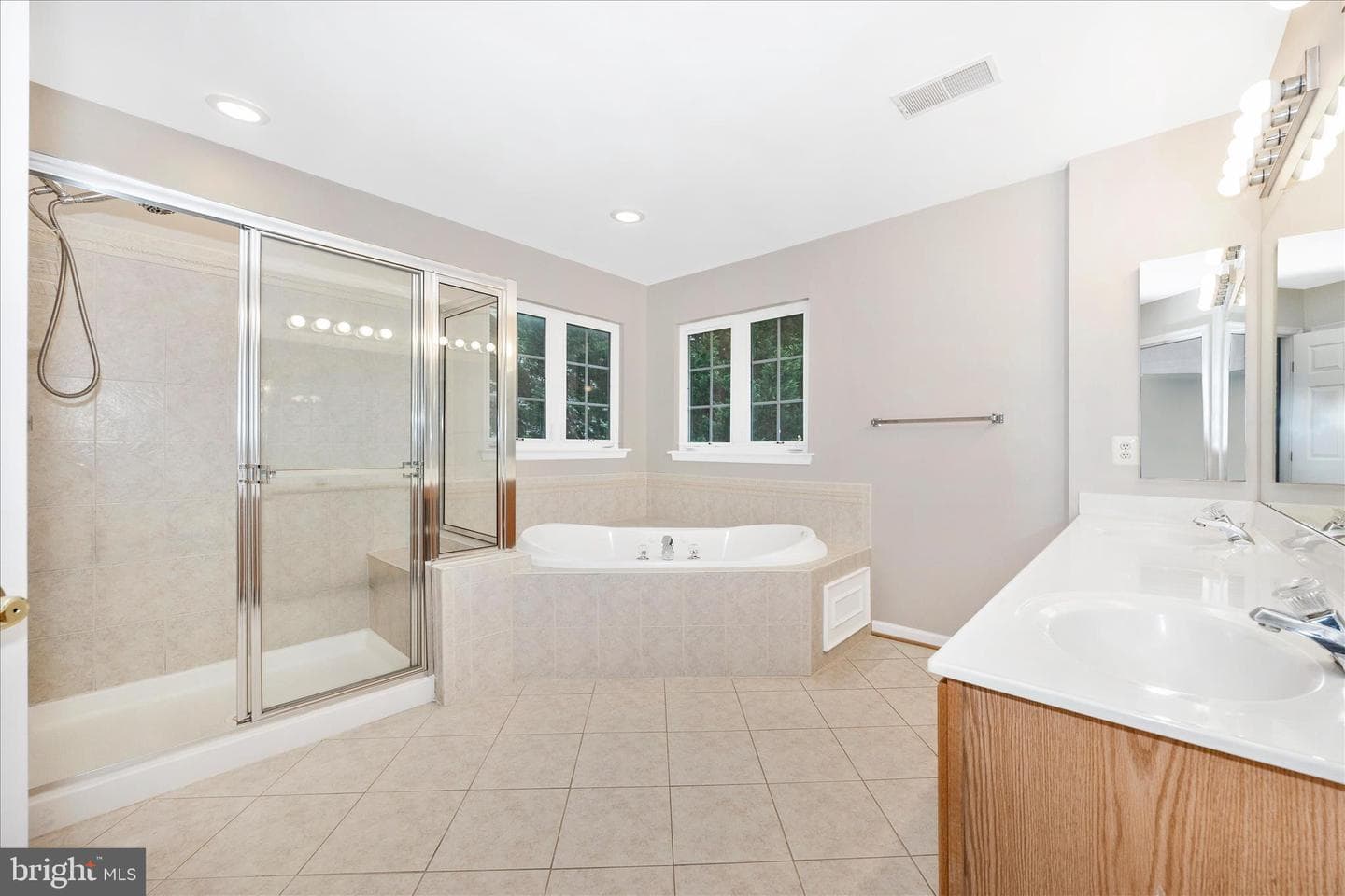6463 Forest Hills Court photo 26