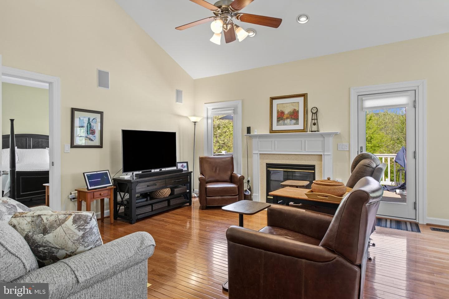 7 Derr Lane photo 9