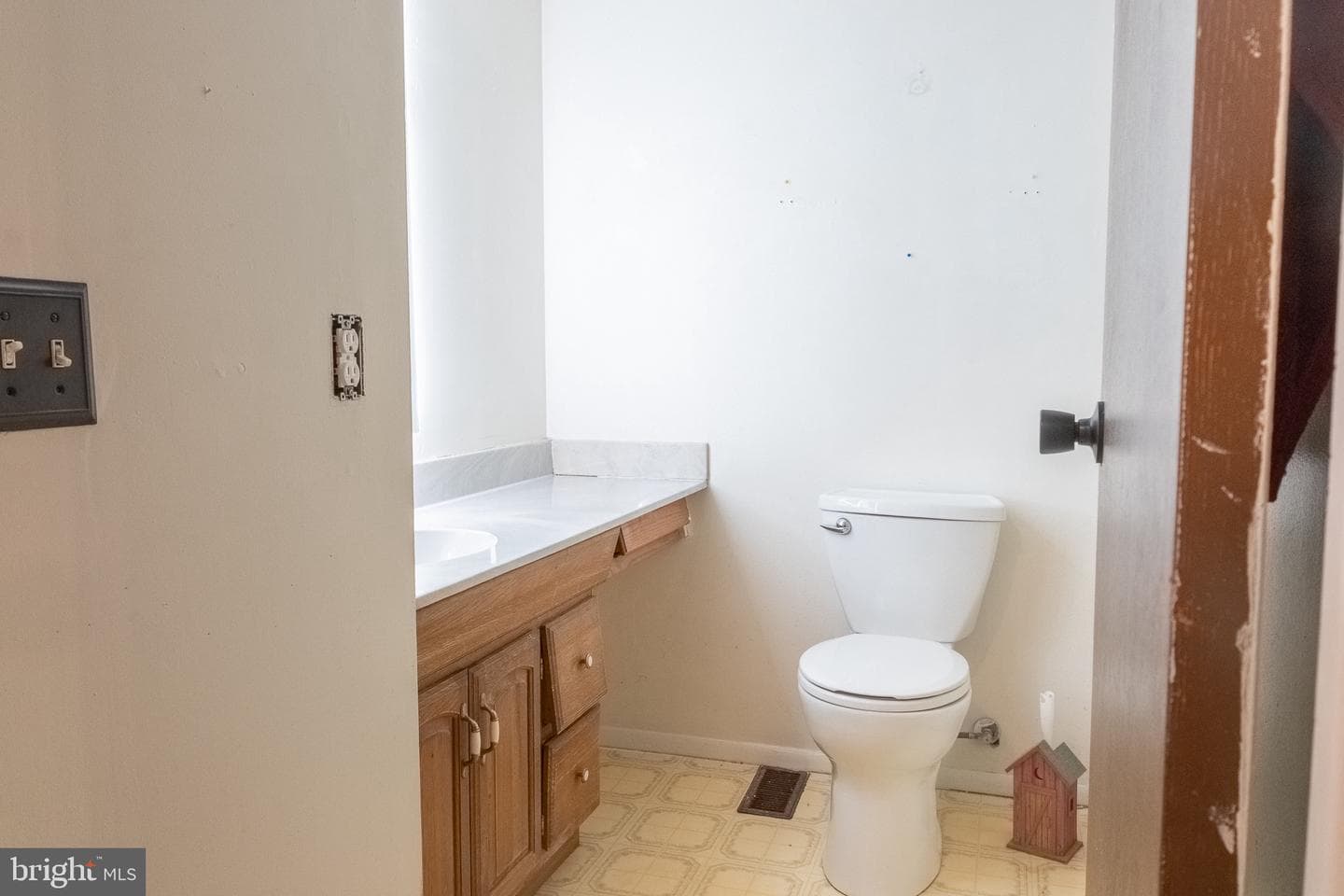 452 Center Street photo 27