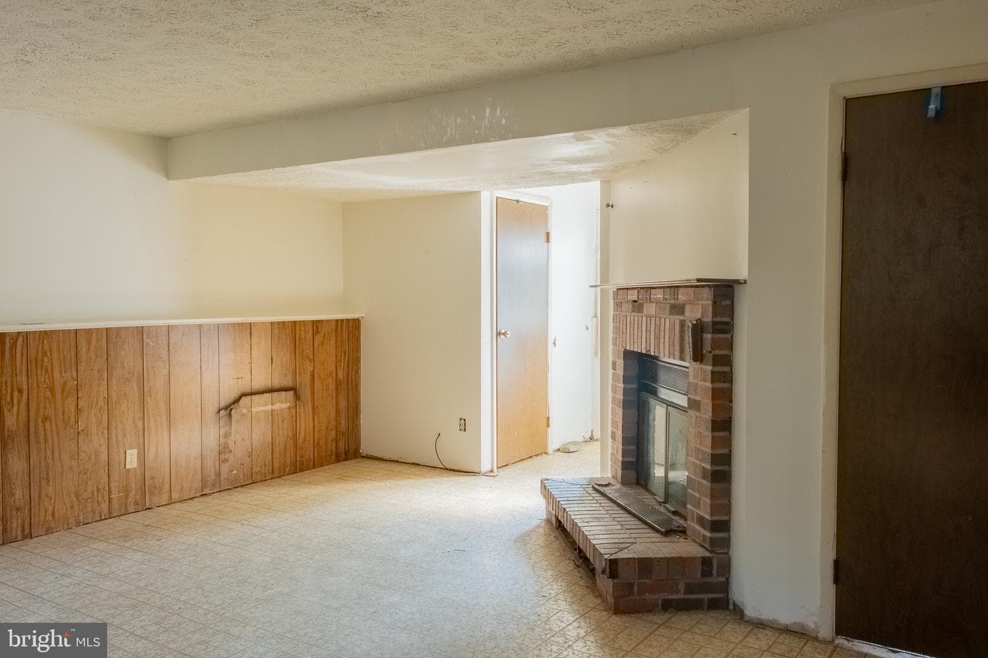 452 Center Street photo 8