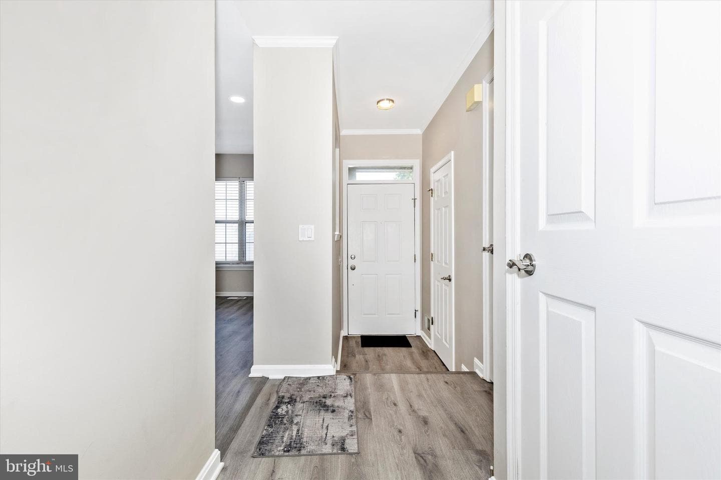 7083 Gresham Court W photo 3