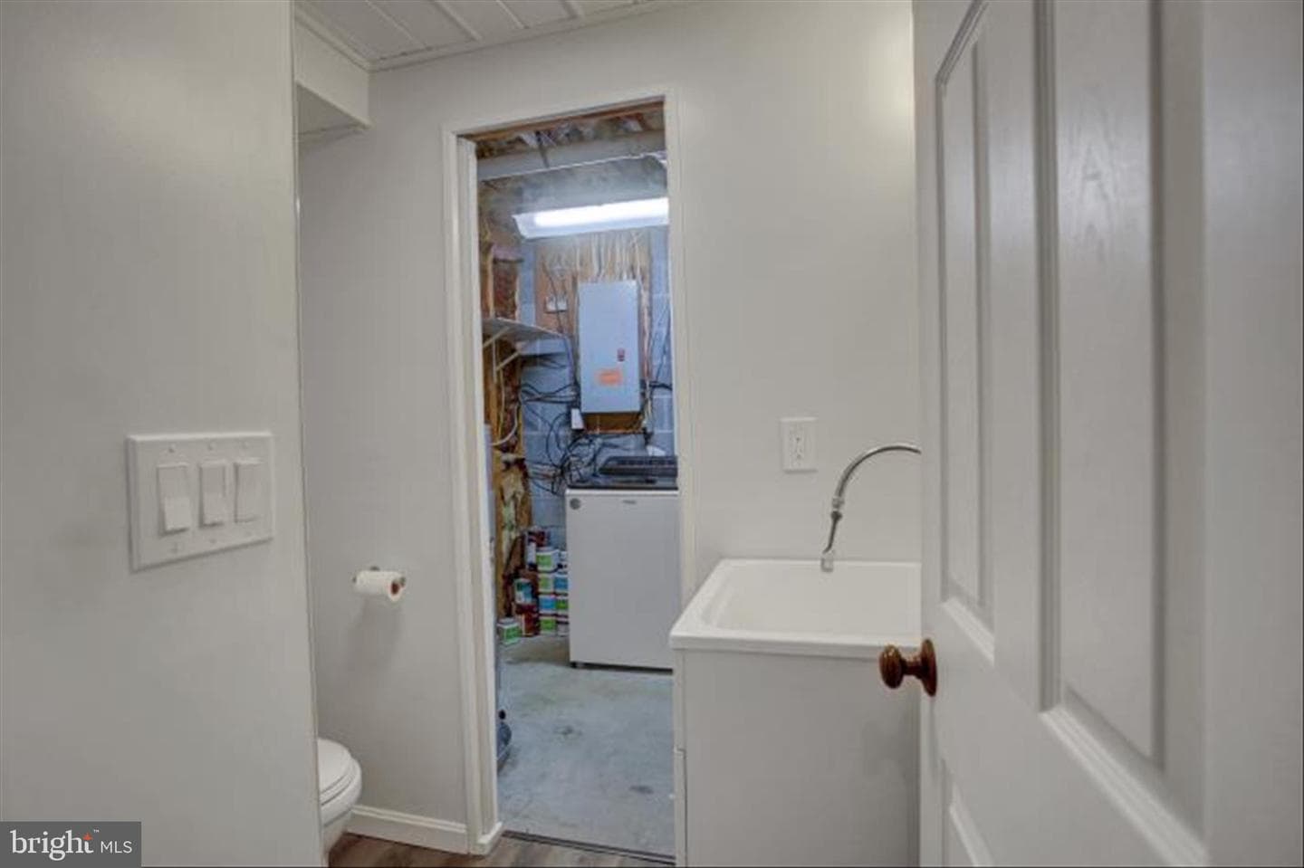 121 Albany Avenue E photo 33