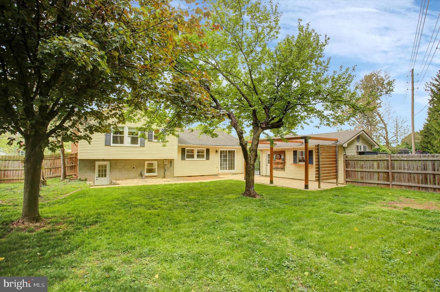 121 Albany Avenue E photo 41