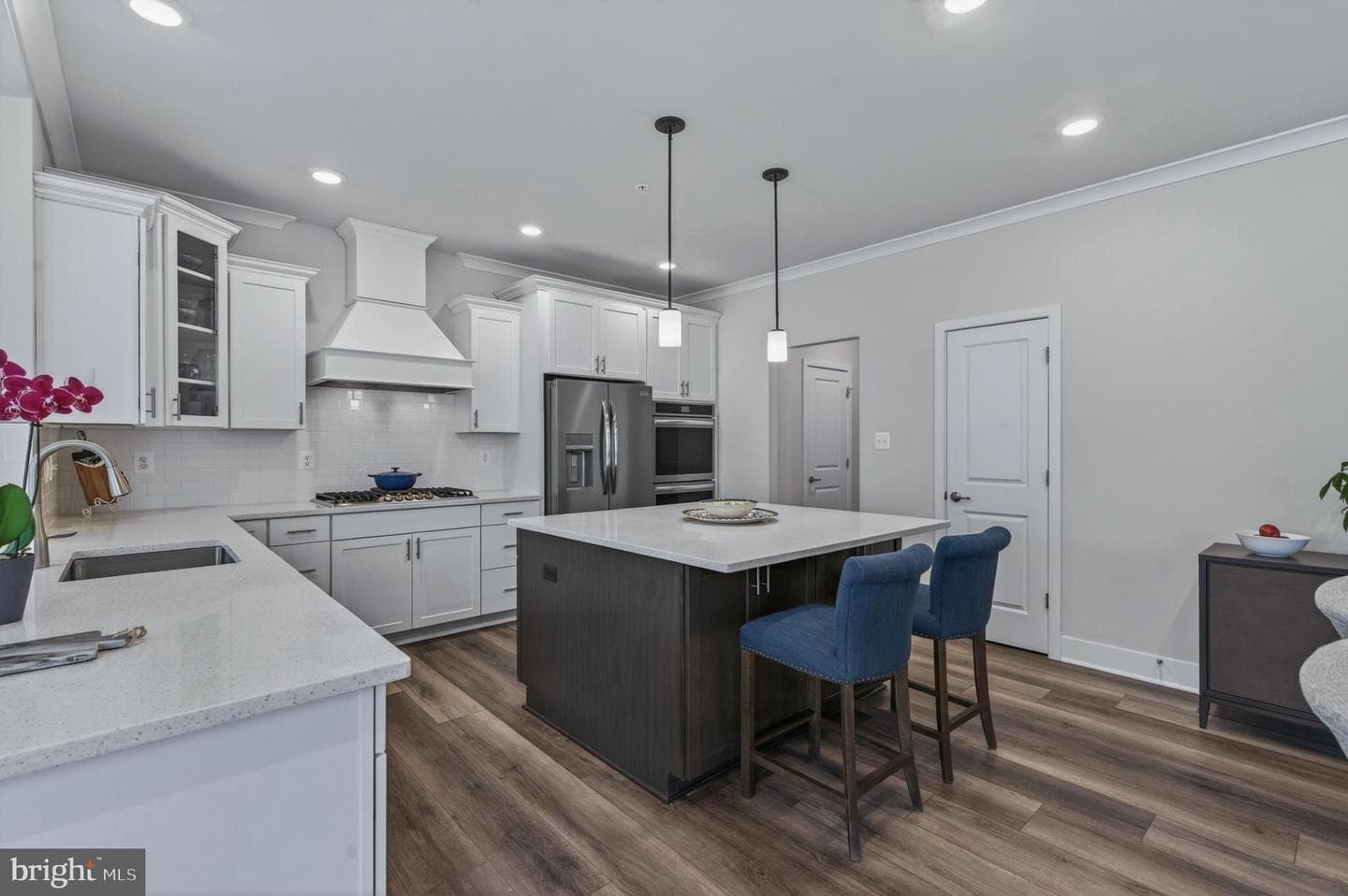 1004 Village Green Way photo 14