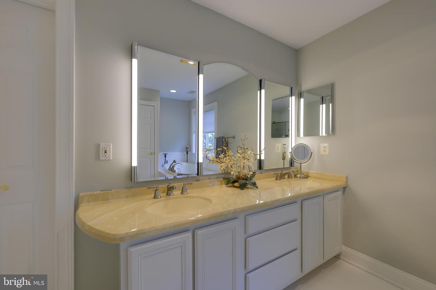 6905 Wimbledon Court photo 17