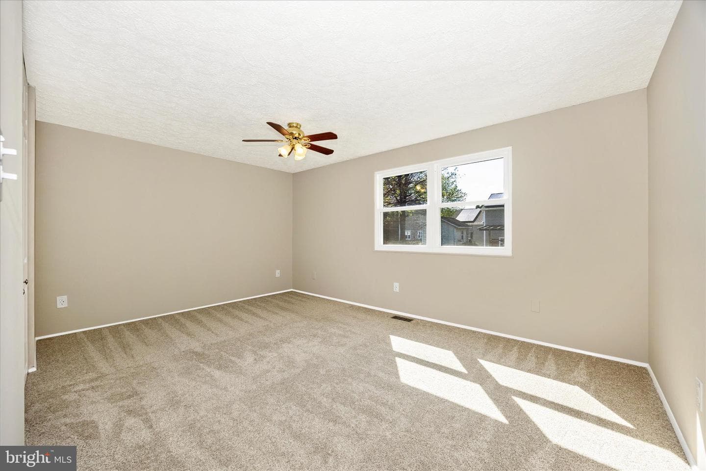 233 Diamond Drive photo 11