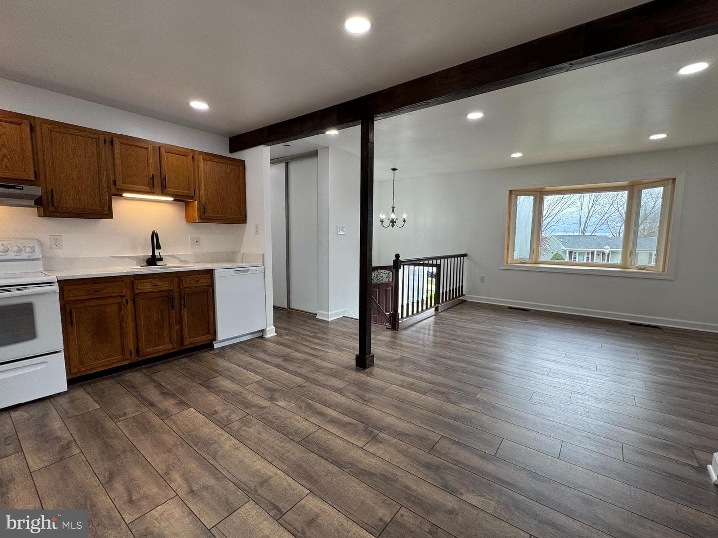 267 Longford Court photo 5