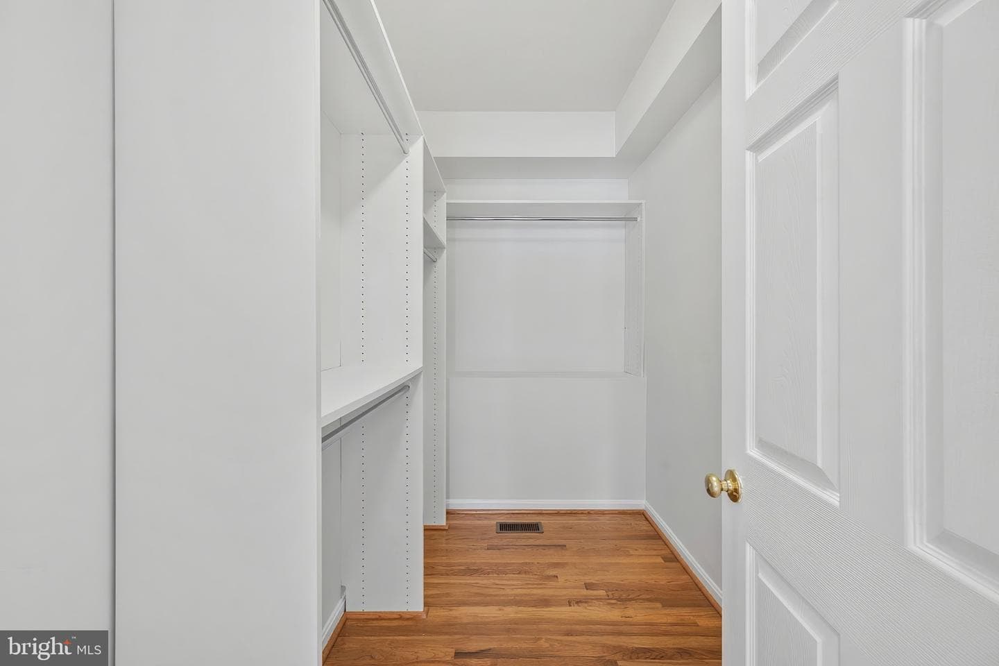 1002 Eastbourne Court photo 9
