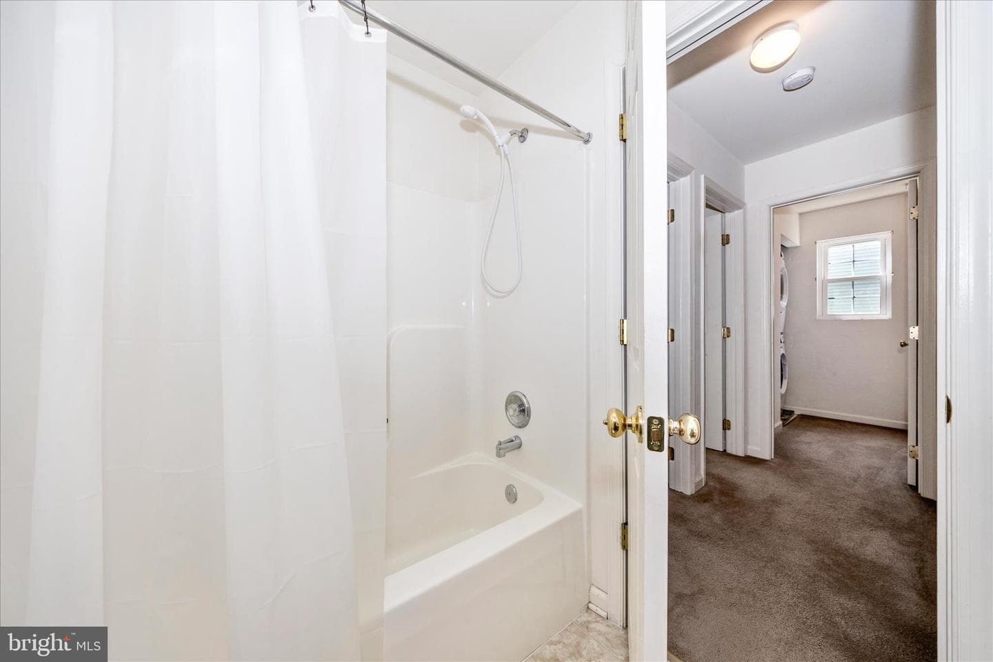 126 N Altamont Avenue photo 38