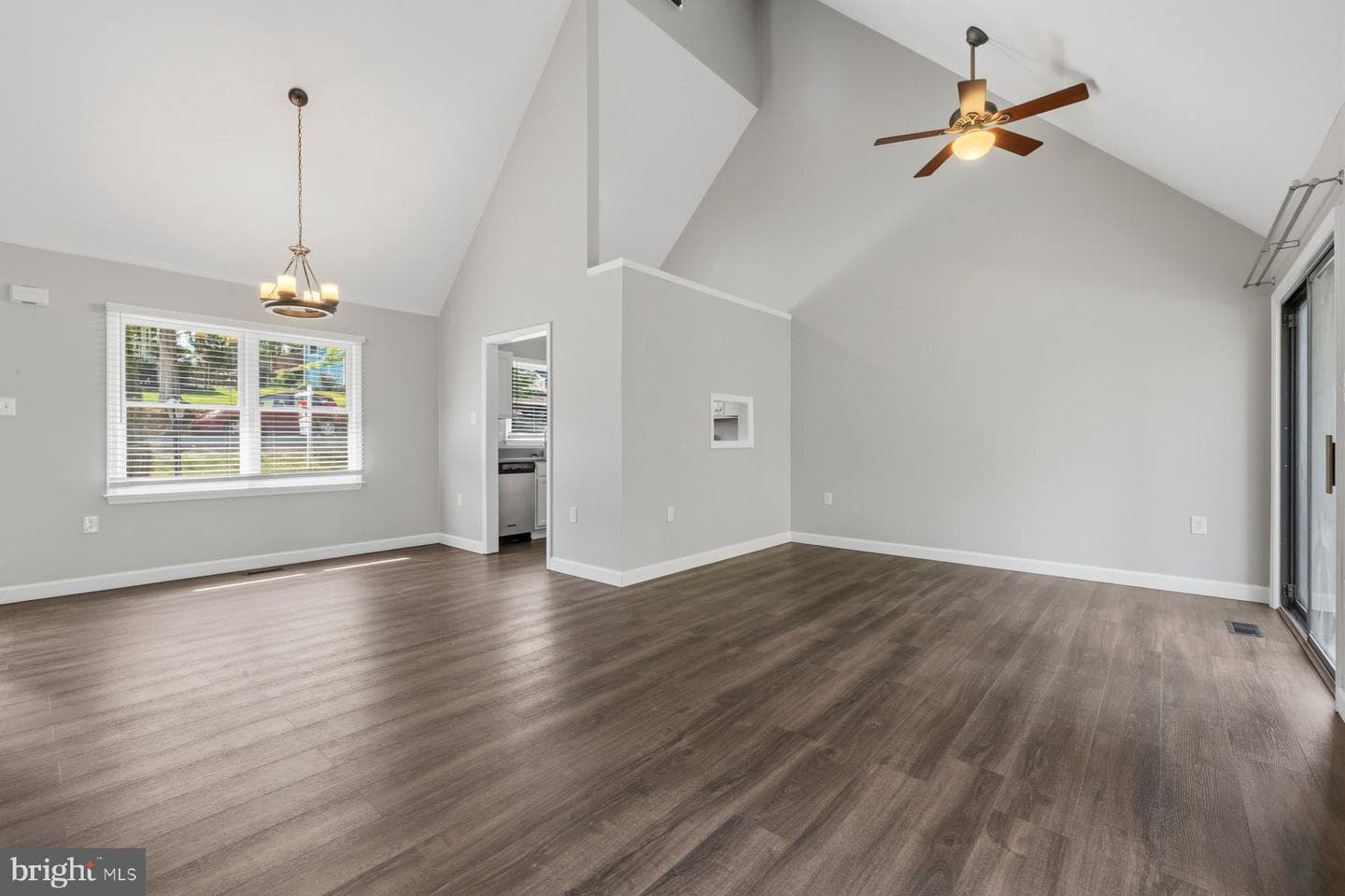 6984 Meadowpoint Terrace photo 8