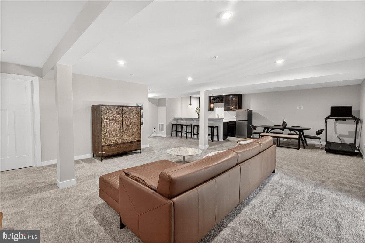 6915 Mandalong Way photo 12
