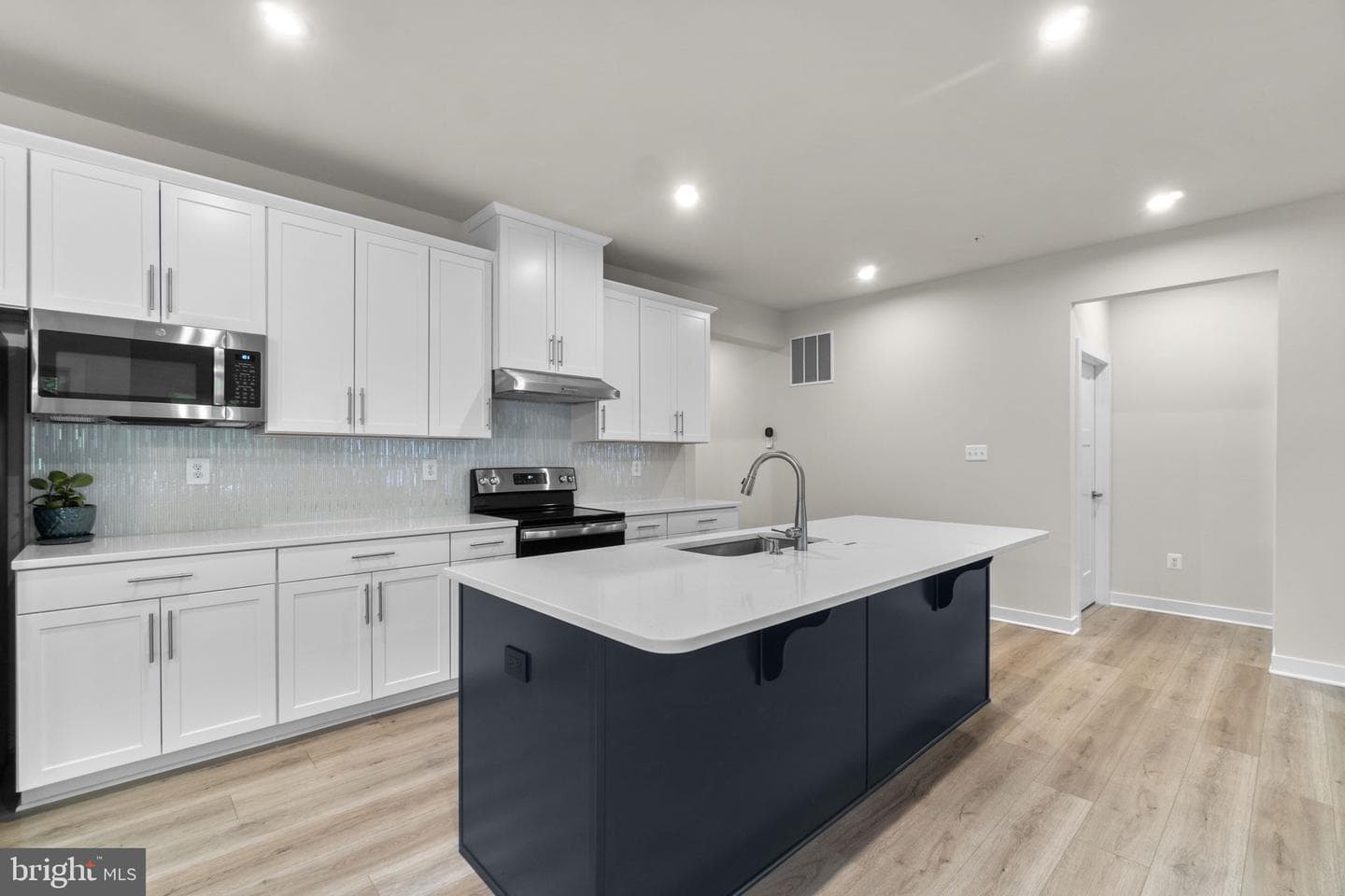 6967 Mandalong Way photo 11