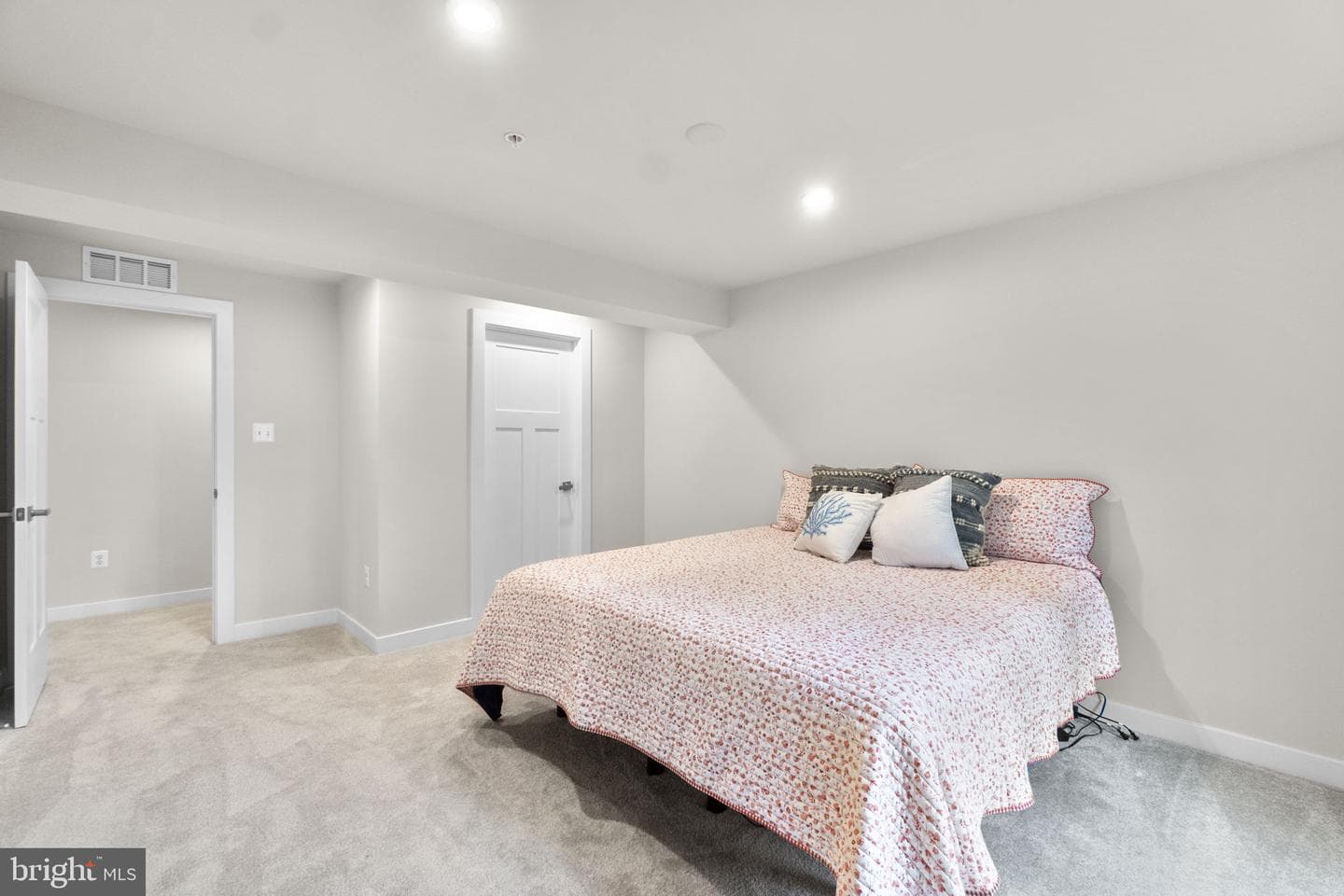 6967 Mandalong Way photo 34
