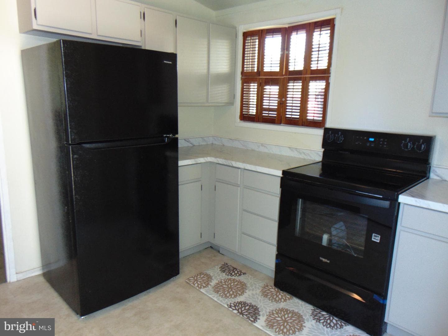 909 Oak Street photo 2