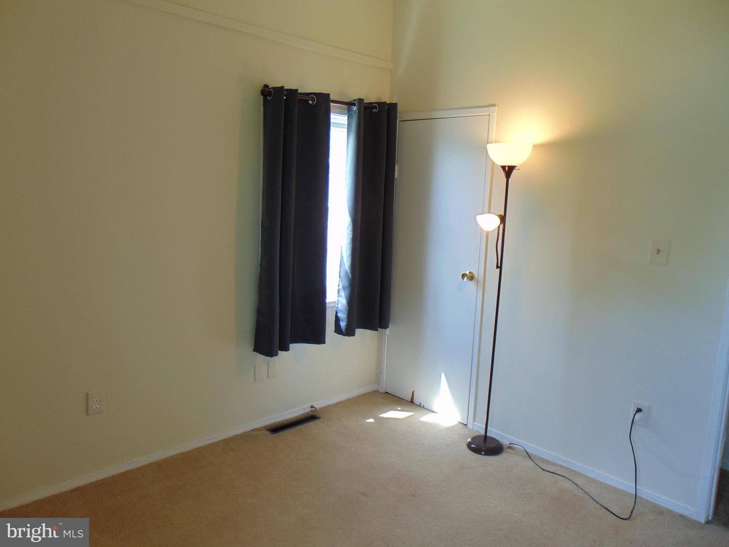 909 Oak Street photo 7