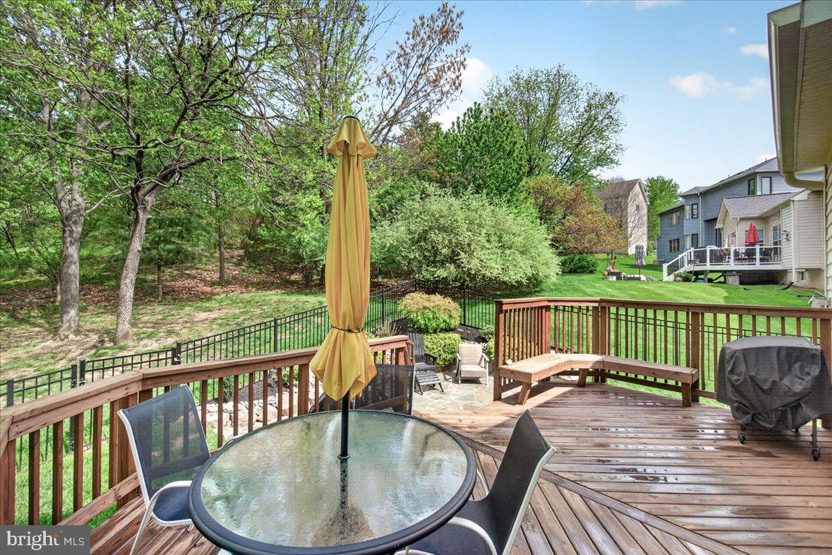 6736 Woodridge Road photo 38