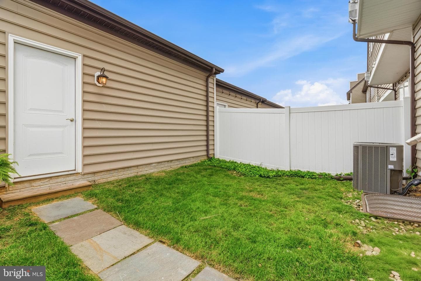 605 Blandwood Road photo 45
