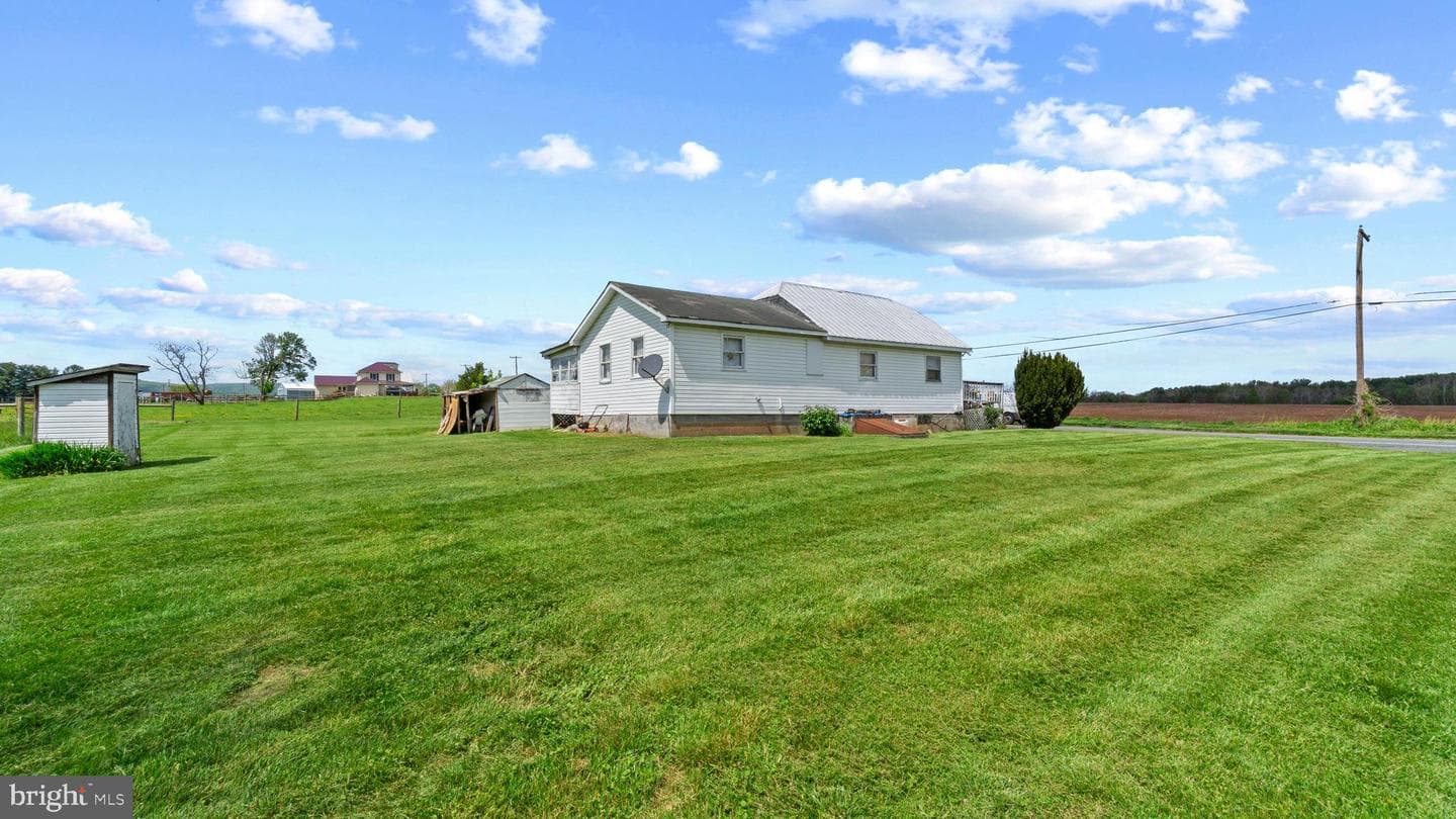 7549 Utica Road photo 4