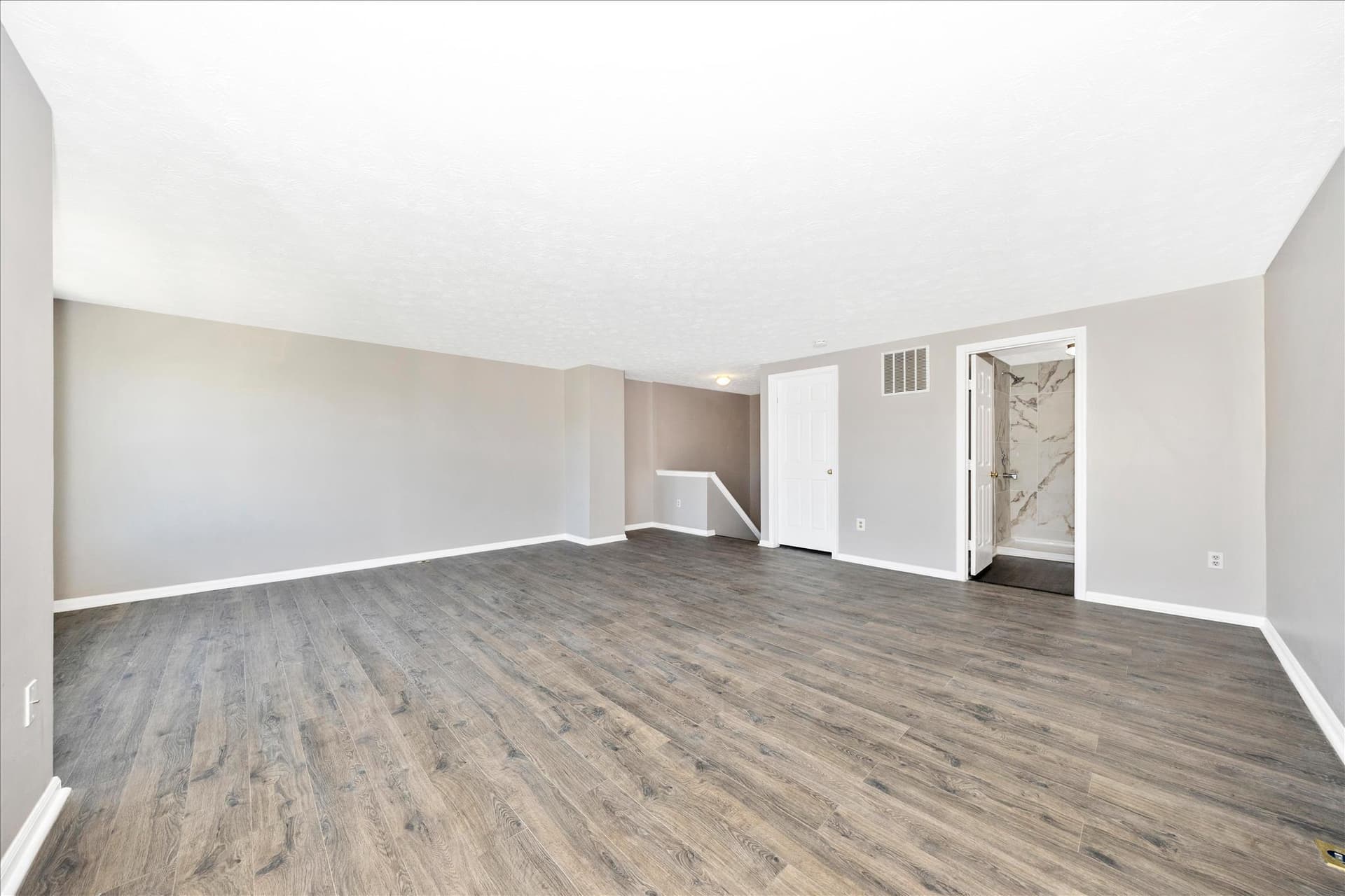 572 Hollyberry Way photo 17