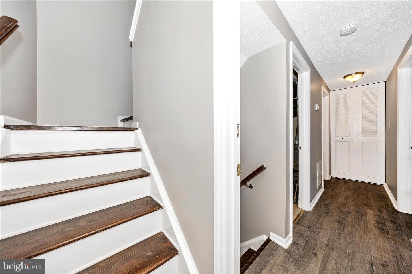 572 Hollyberry Way photo 24