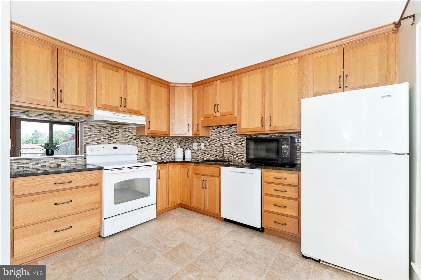 5751 Sunset View Lane photo 3