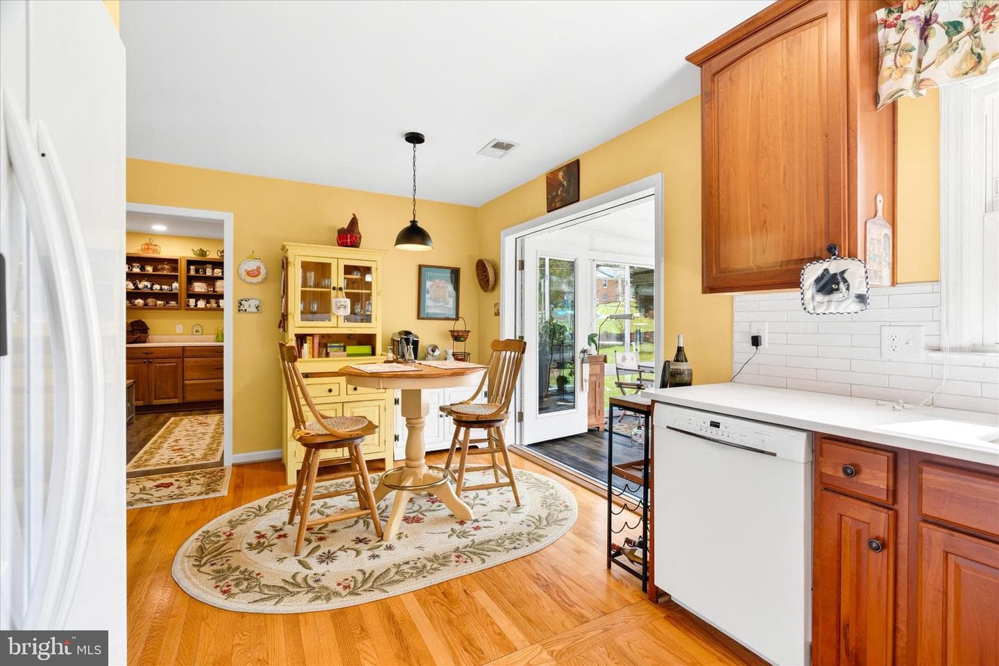 2 Lombardy Drive photo 11