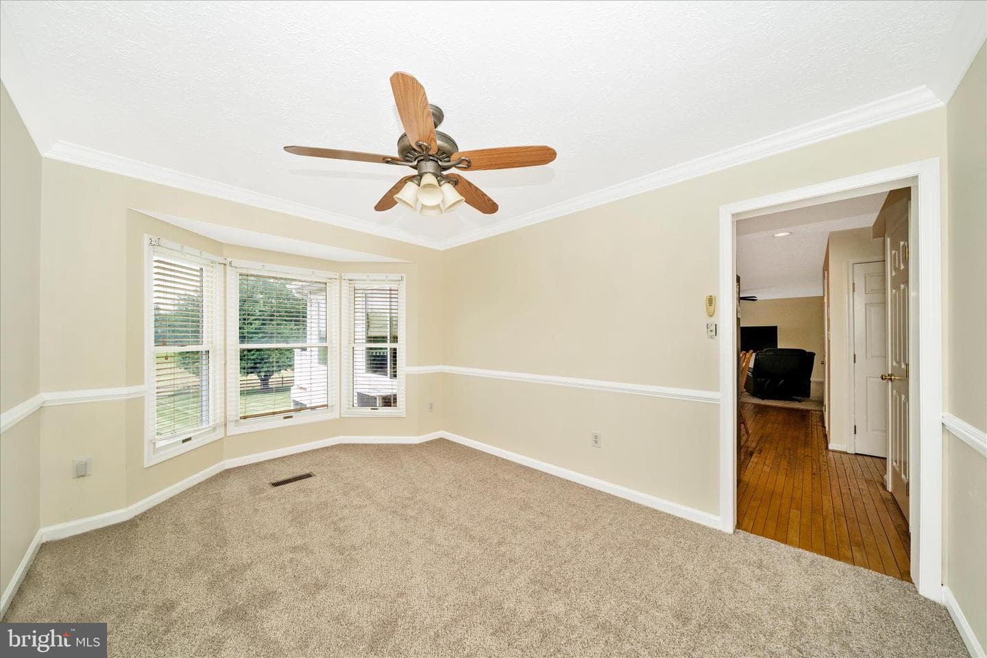 9534 Liberty Road photo 13