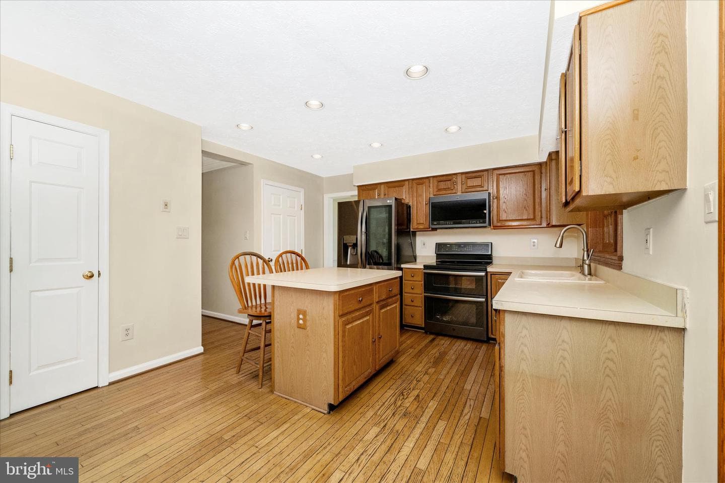 9534 Liberty Road photo 18