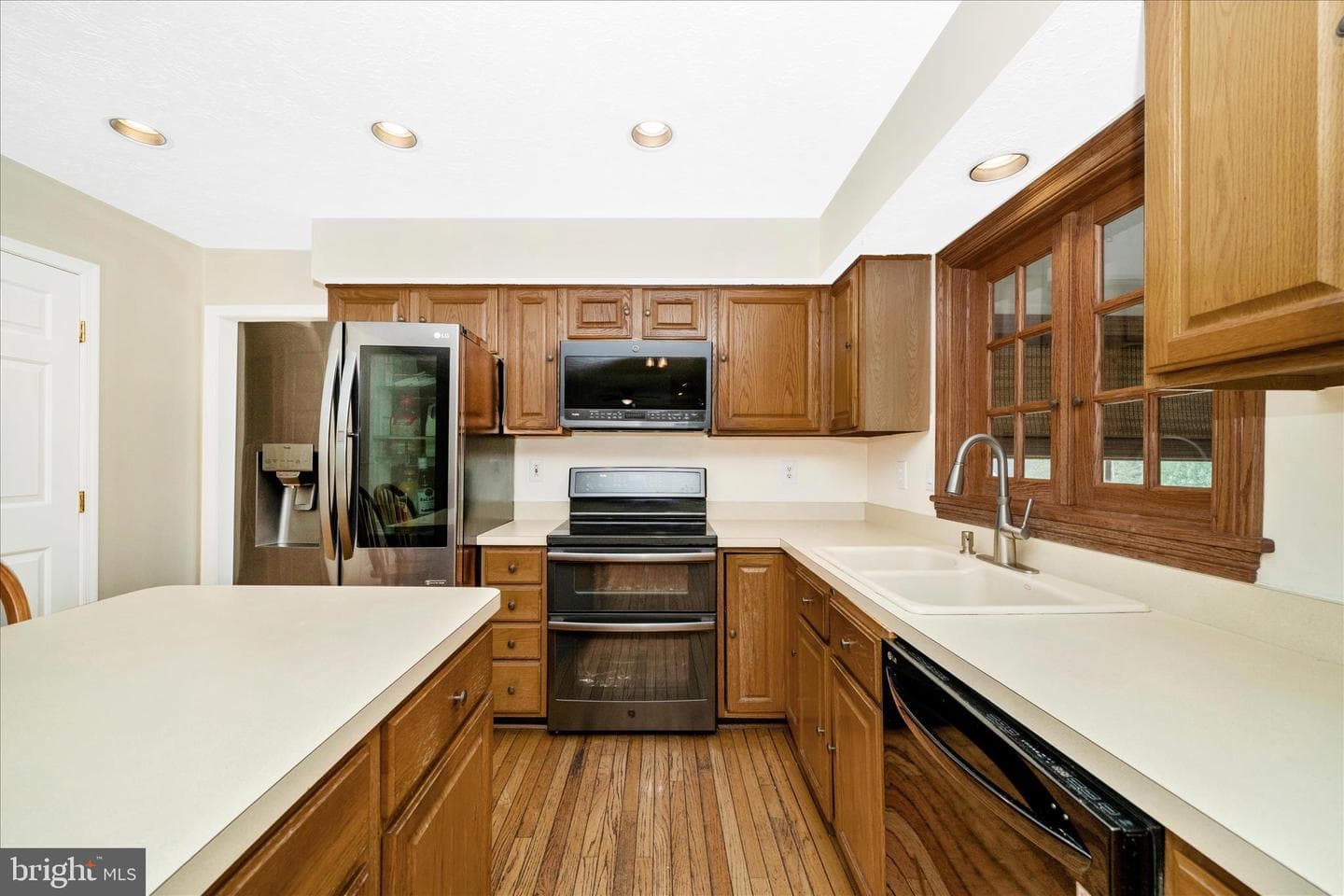 9534 Liberty Road photo 20