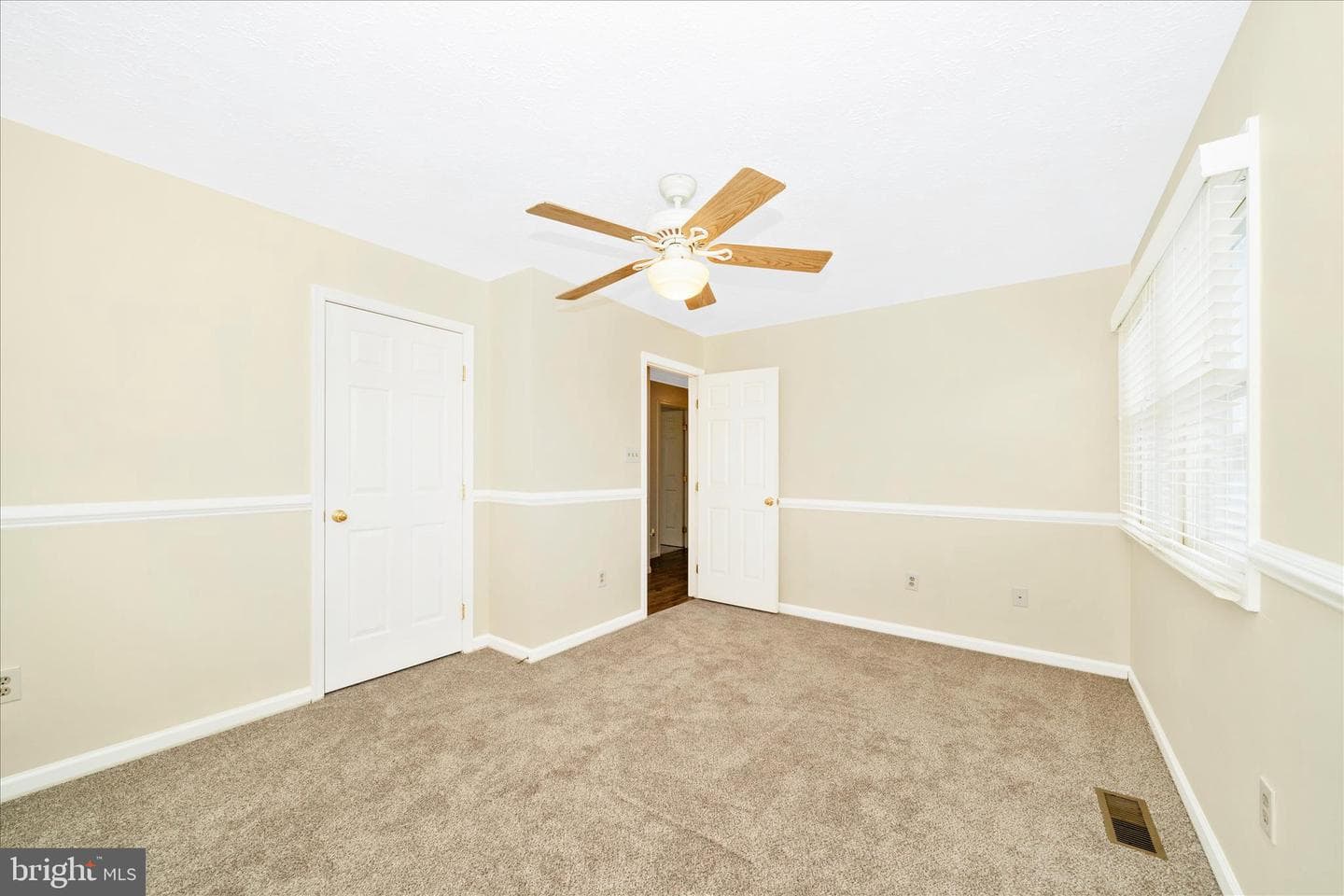 9534 Liberty Road photo 36