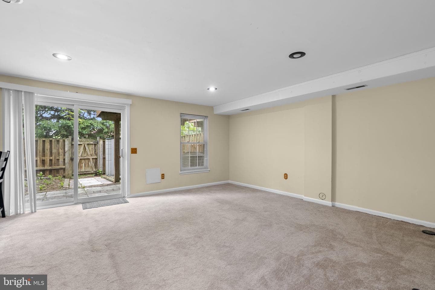 7069 Bradshaw Court W photo 19