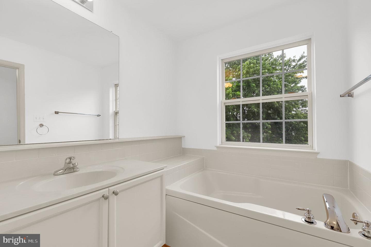 2495 Lakeside Drive photo 22