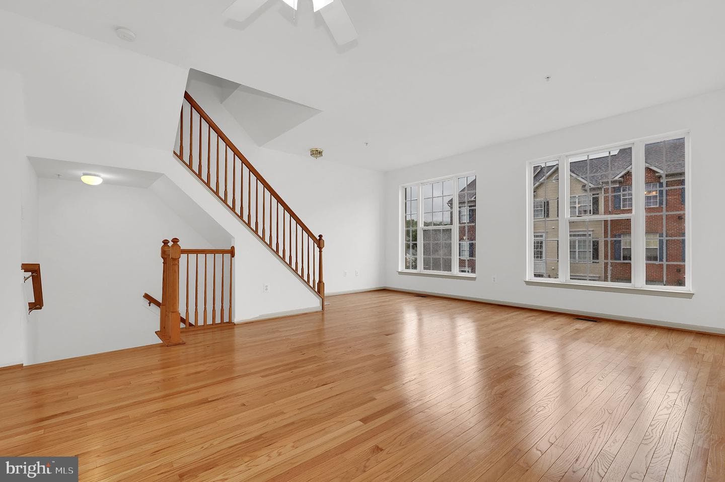 2495 Lakeside Drive photo 3