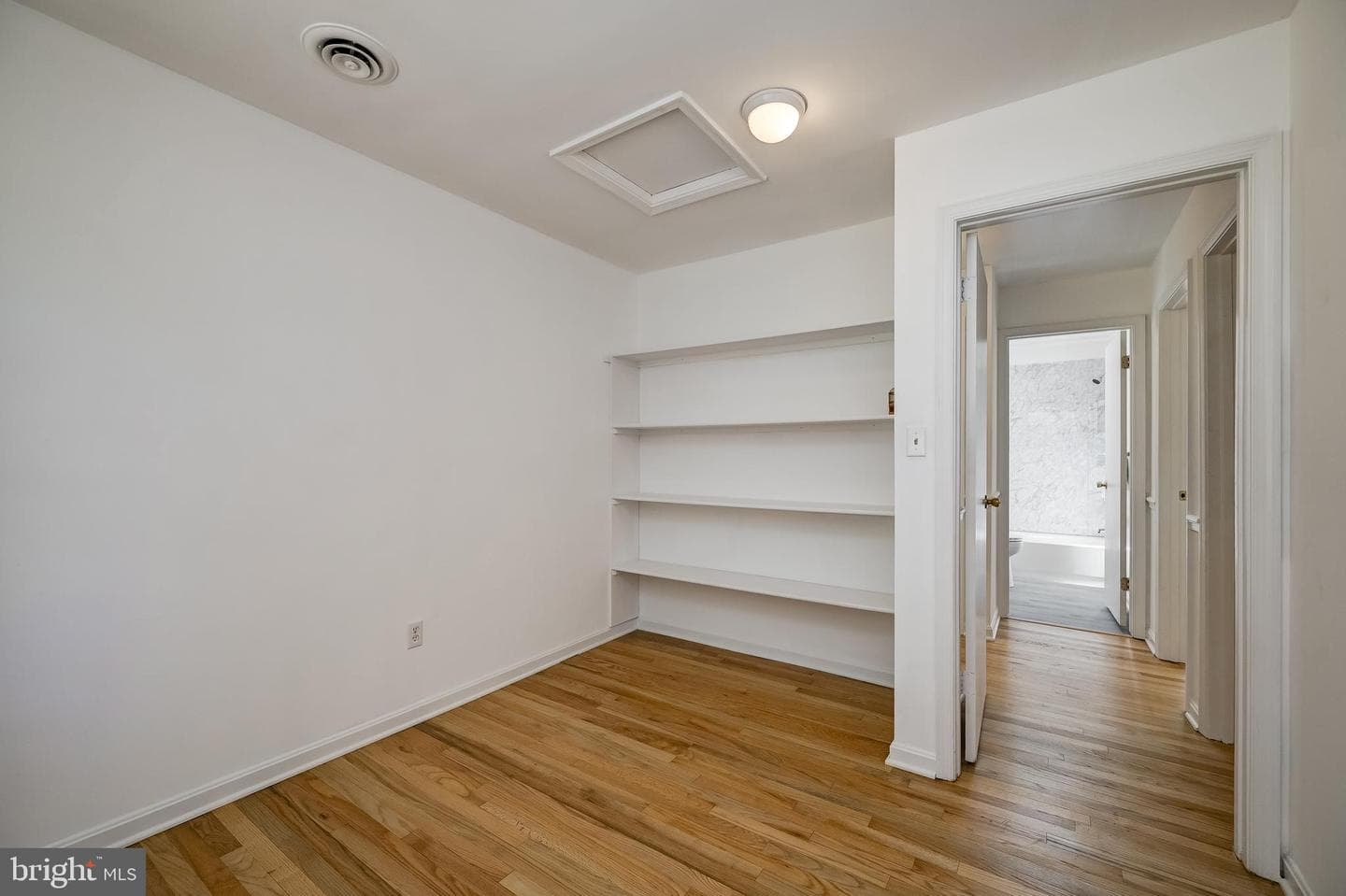 4420 Highboro Drive photo 23