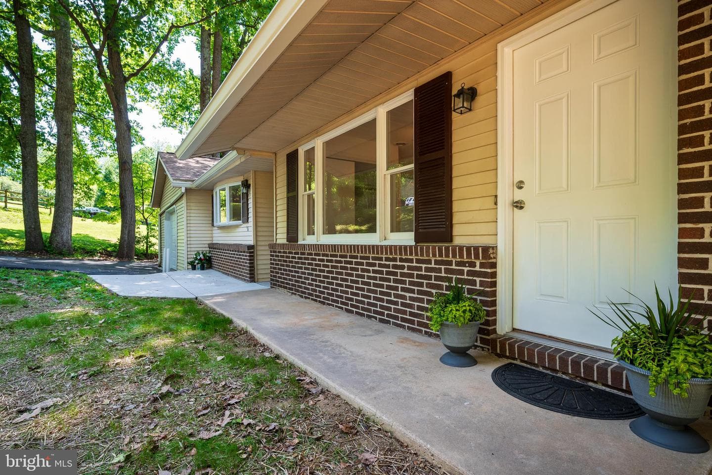 4420 Highboro Drive photo 3