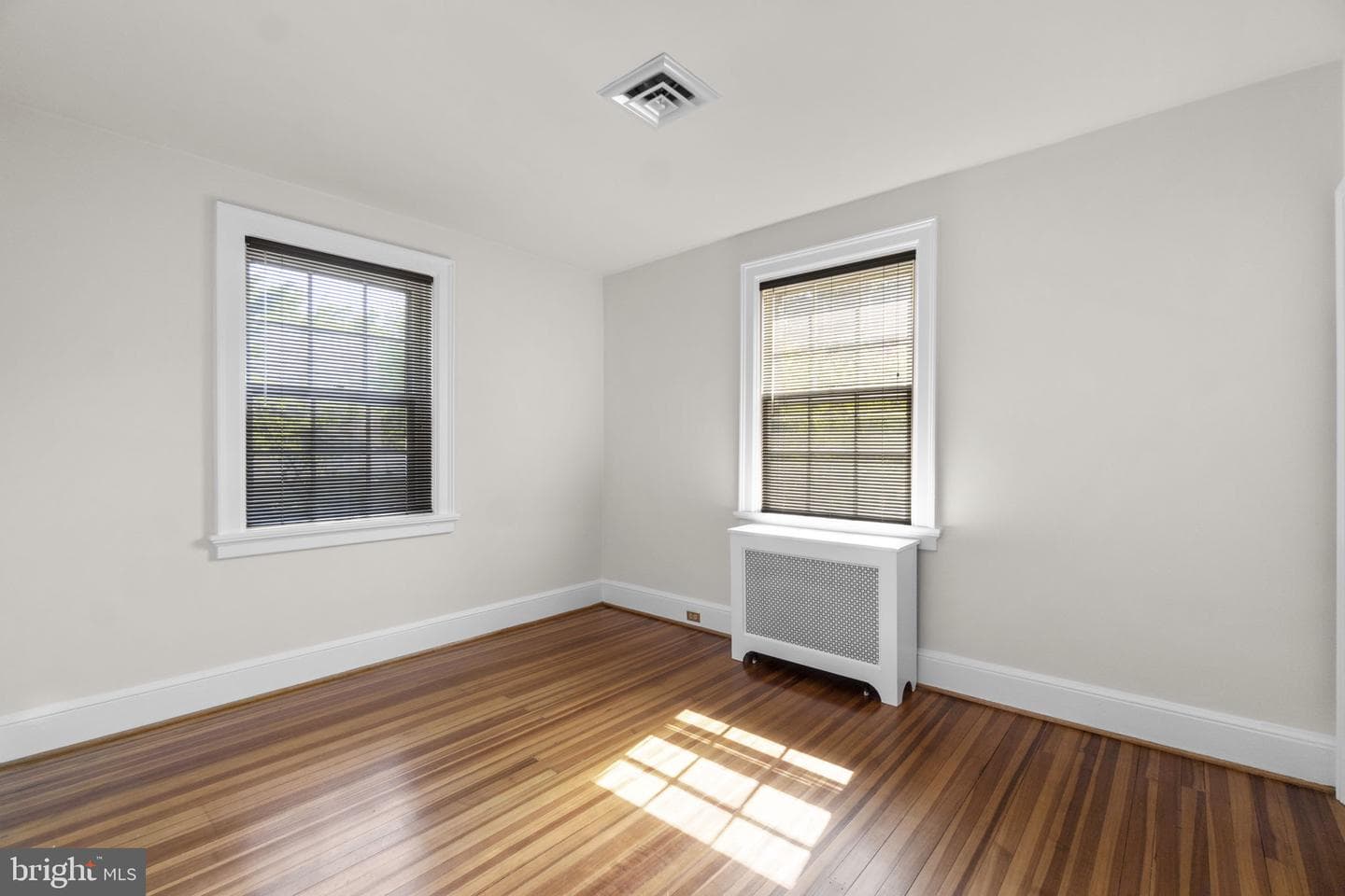 305 College Place photo 40
