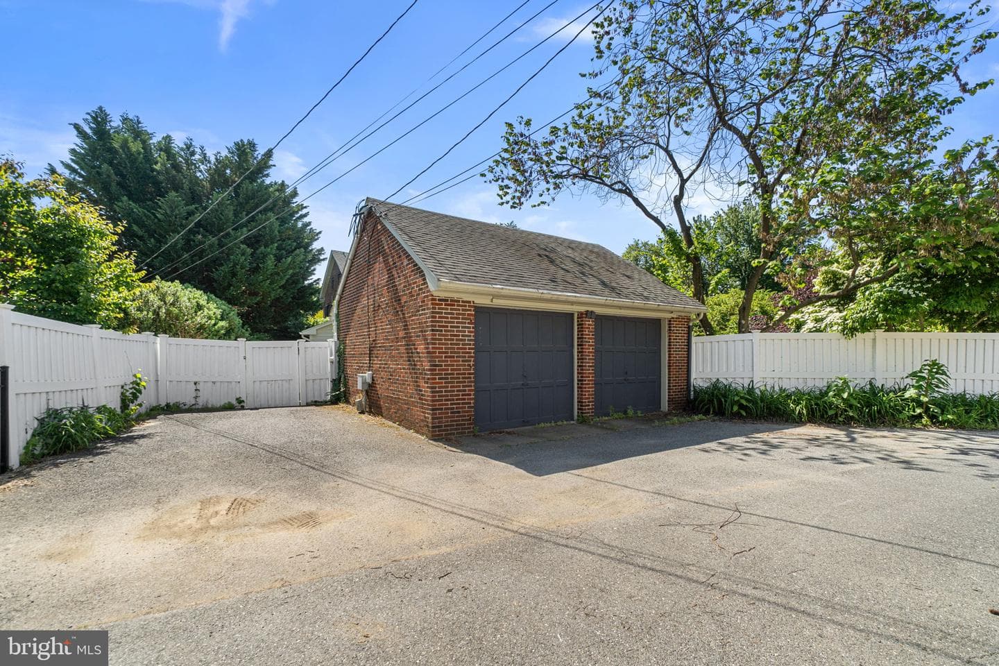 305 College Place photo 55