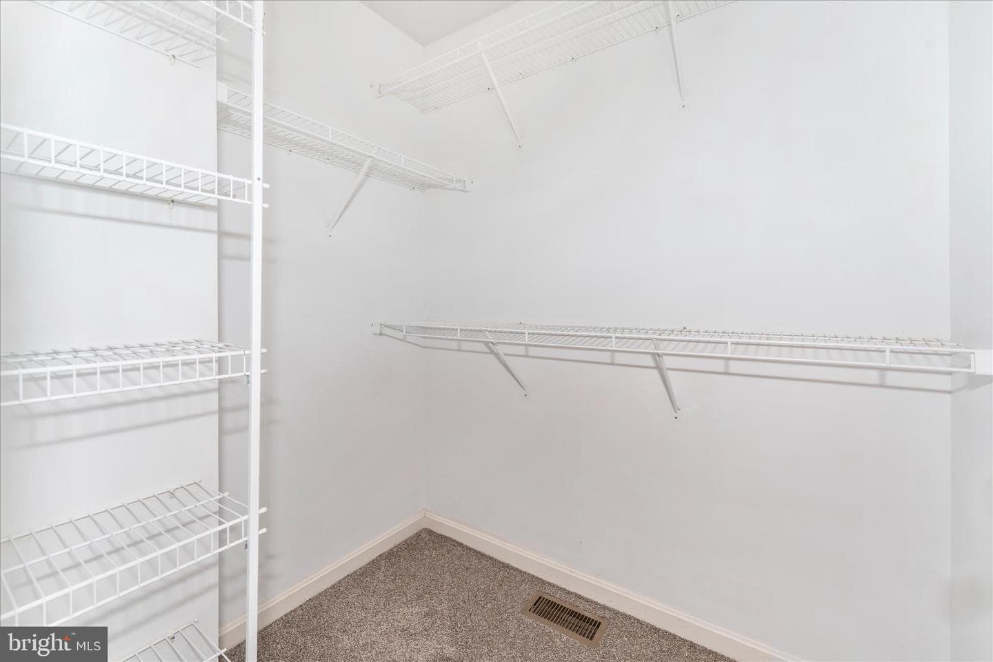 6976 Meadowpoint Terrace photo 23