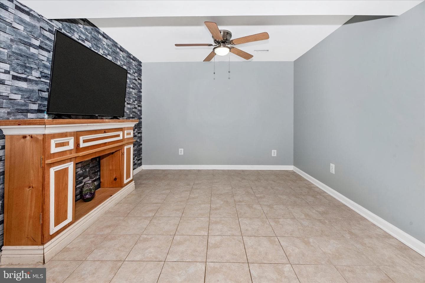 825 2nd Avenue photo 31
