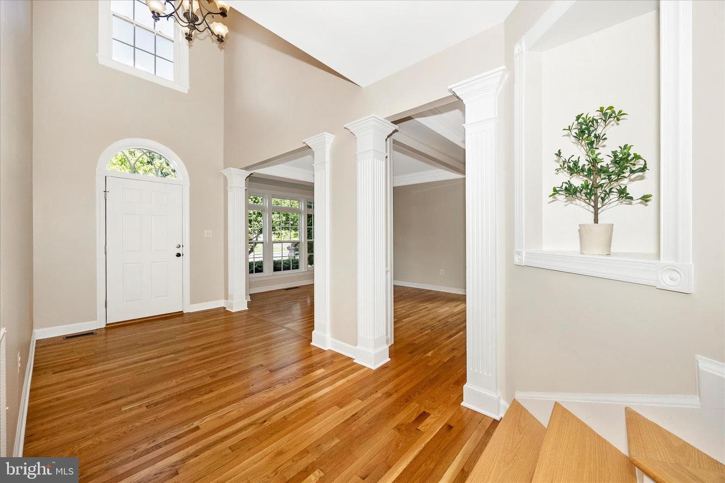 9876 Notting Hill Drive photo 2