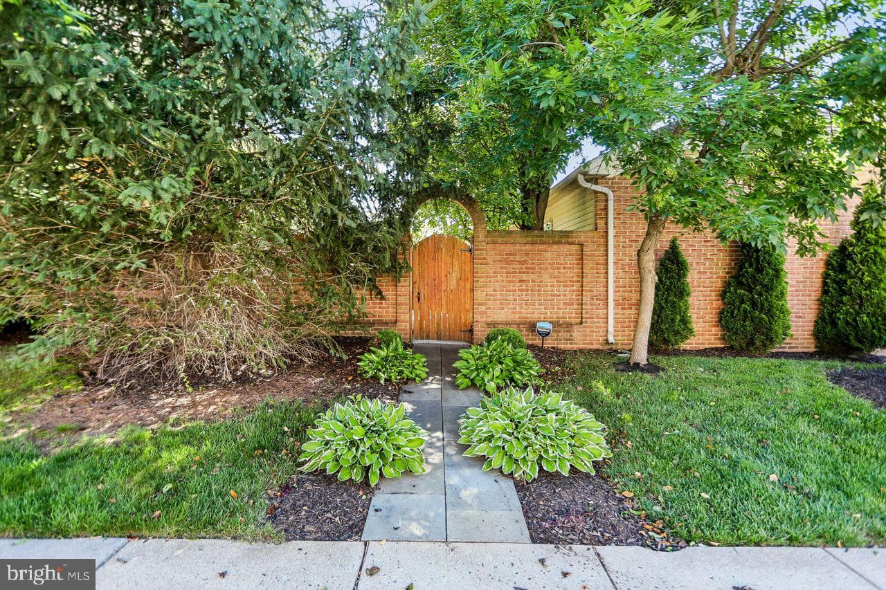2531 Island Grove Boulevard photo 16