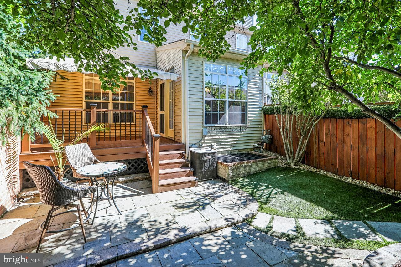 2531 Island Grove Boulevard photo 17