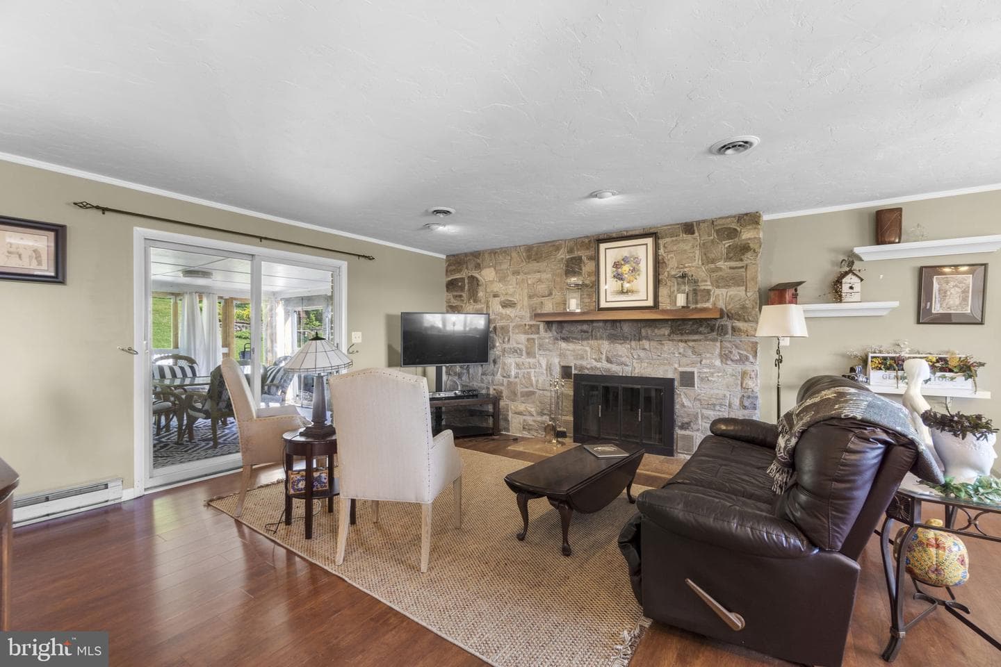 13724 Hillside Avenue photo 15